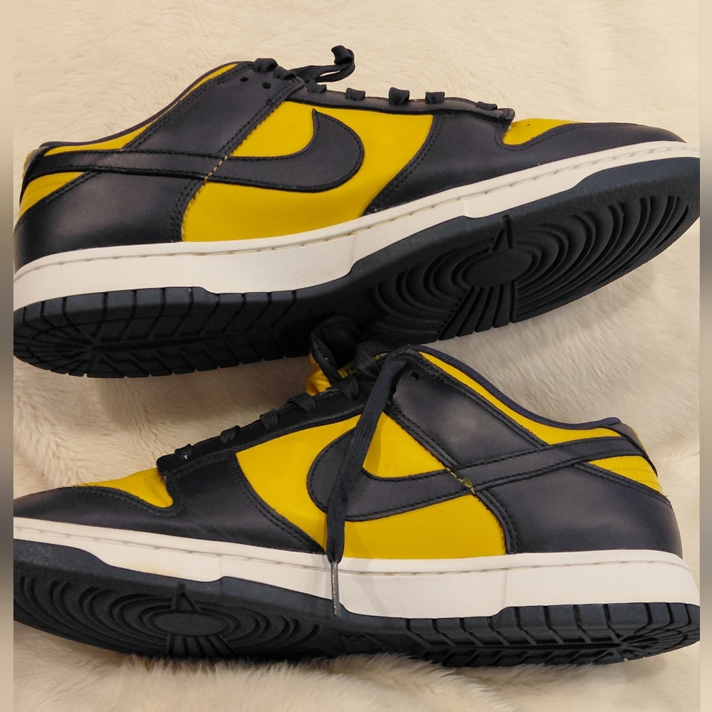 Nike Men’s Dunk Low Retro Michigan Yellow Navy Blue Sneakers  DD 1391-700